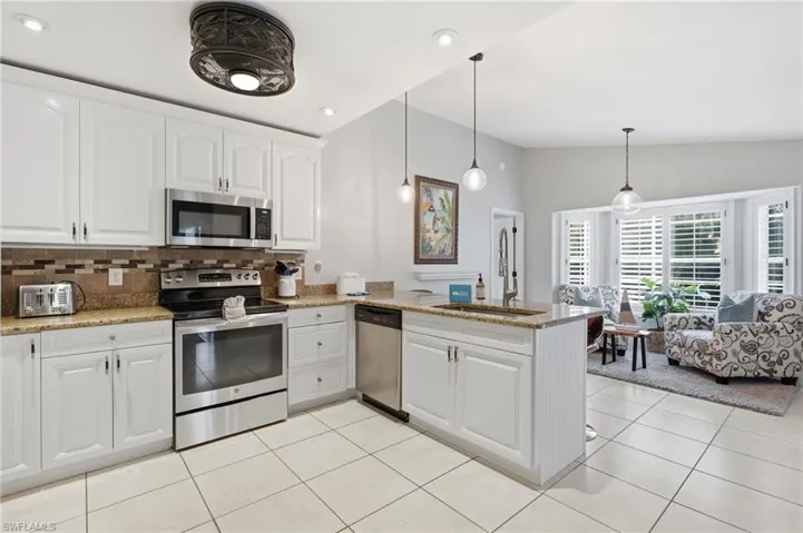 2548 River Reach Dr, Naples, Florida 34104