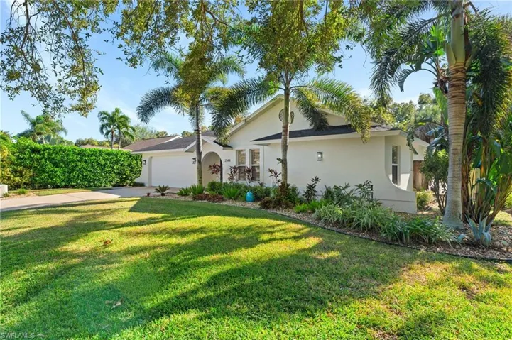 2548 River Reach Dr, Naples, Florida 34104