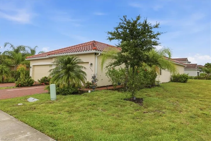 2636 Vine Ave, Naples, Florida 34120