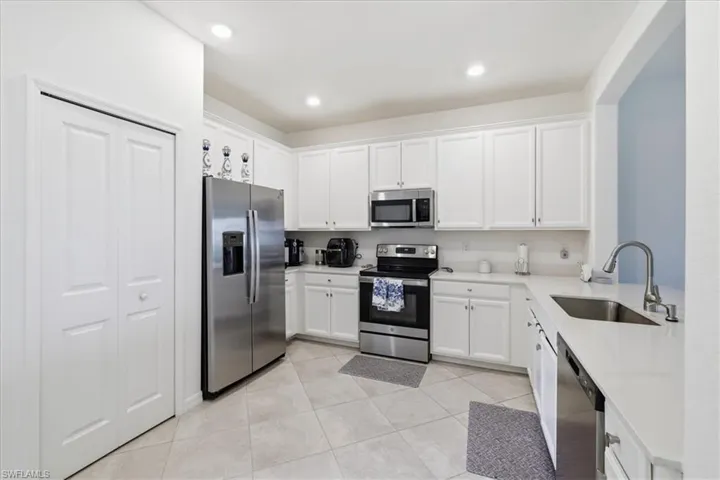 2636 Vine Ave, Naples, Florida 34120