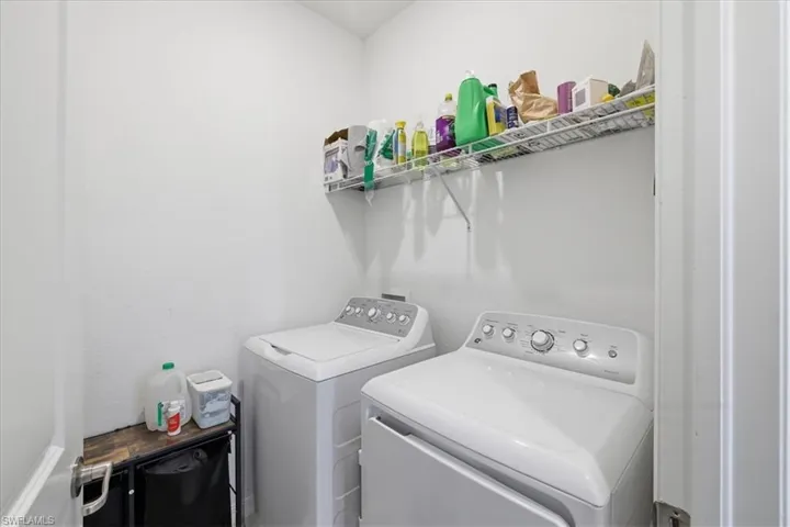 2636 Vine Ave, Naples, Florida 34120