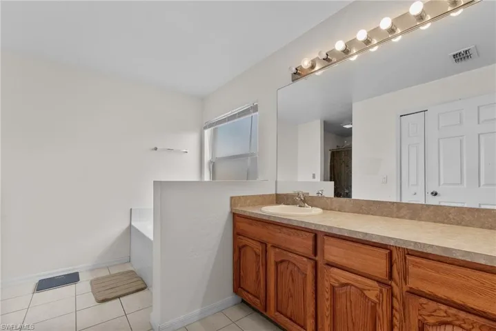 1331 Nw 14th Pl, Cape Coral Fl 33993