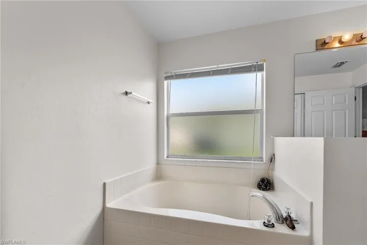 1331 Nw 14th Pl, Cape Coral Fl 33993