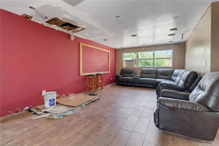 820  Gerald  AVE, Lehigh Acres, FL 33936