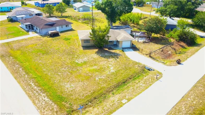 820  Gerald  AVE, Lehigh Acres, FL 33936