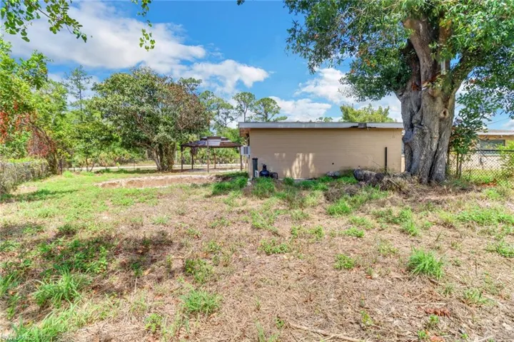 820  Gerald  AVE, Lehigh Acres, FL 33936
