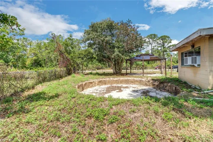 820  Gerald  AVE, Lehigh Acres, FL 33936