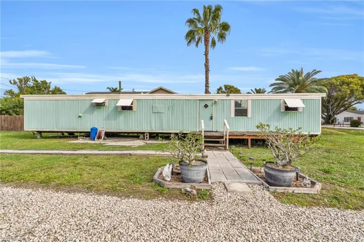 1185 Patterson RD, CAPE CORAL FL 33909