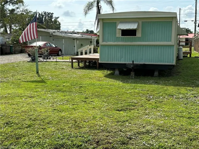 1185 Patterson RD, CAPE CORAL FL 33909