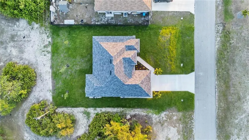 Aerial view of property and surrounding area