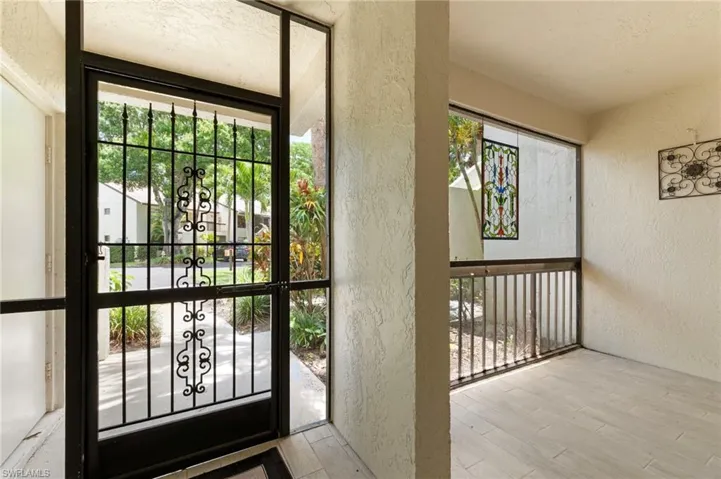 1820 Kings Lake Blvd 103, Naples, Florida 34112