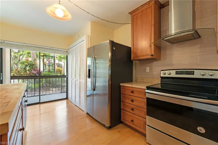 1820 Kings Lake Blvd 103, Naples, Florida 34112