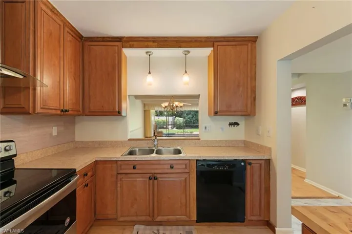 1820 Kings Lake Blvd 103, Naples, Florida 34112
