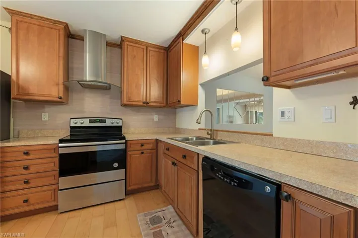 1820 Kings Lake Blvd 103, Naples, Florida 34112
