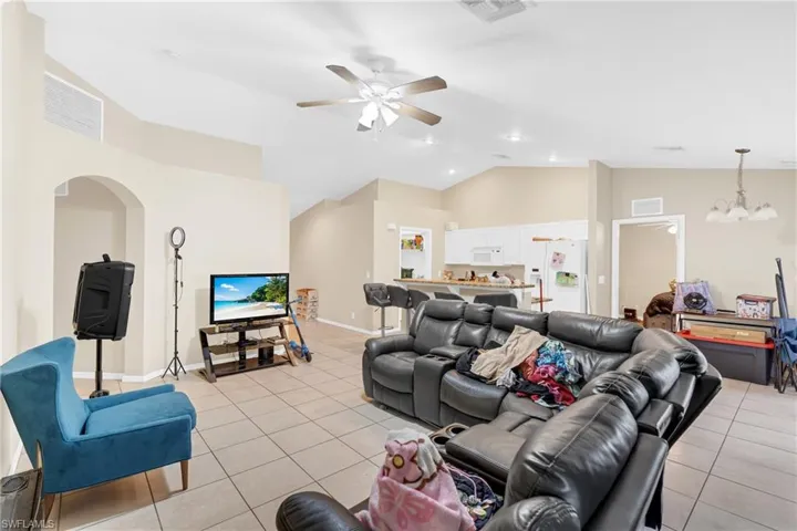 2222 Ne 15th Ter, Cape Coral, Florida 33909