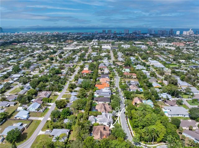 Drone / aerial view featuring a residential view