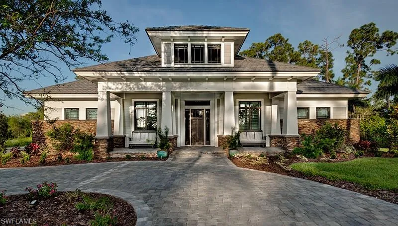 View of front of home featuring a porch