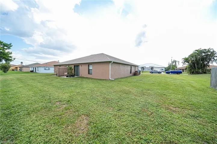 523-527 SE 6th  PL, Cape Coral, FL 33990