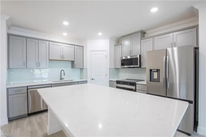 10534 Fountain Palm Cir, Bokeelia, Florida 33922