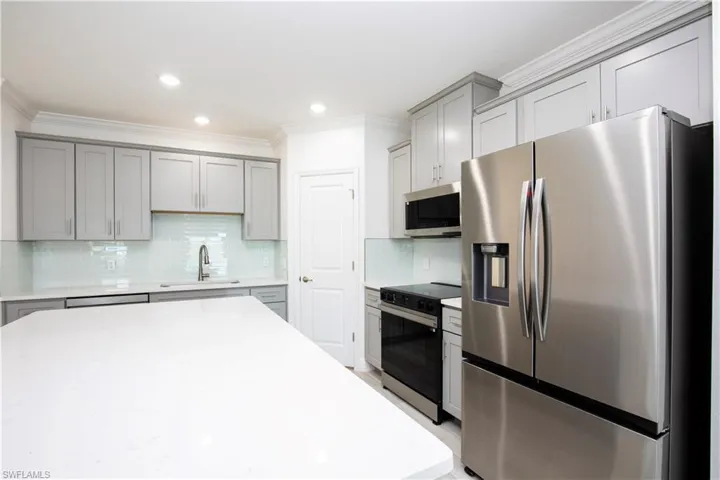 10534 Fountain Palm Cir, Bokeelia, Florida 33922