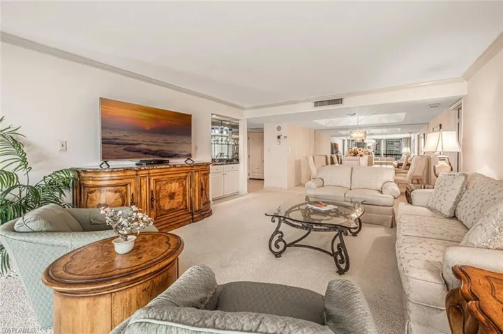 4551 Gulf Shore Blvd N # 605, Naples, Florida 34103