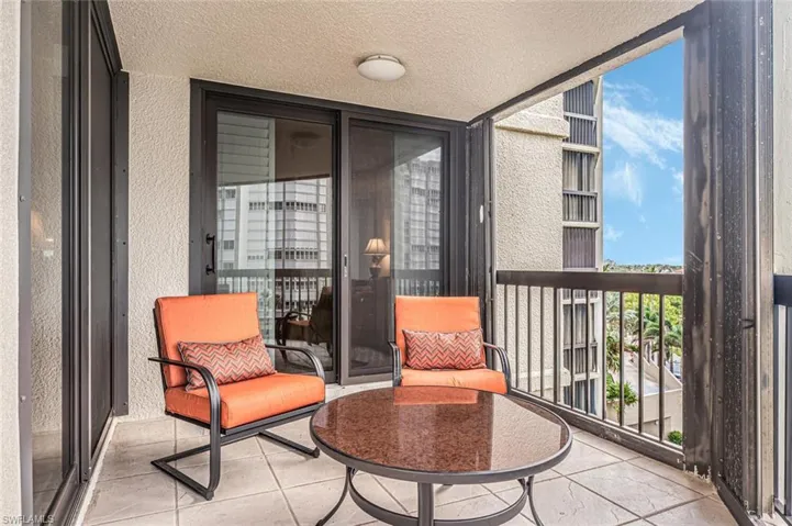 4551 Gulf Shore Blvd N # 605, Naples, Florida 34103
