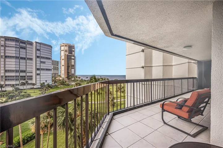 4551 Gulf Shore Blvd N # 605, Naples, Florida 34103