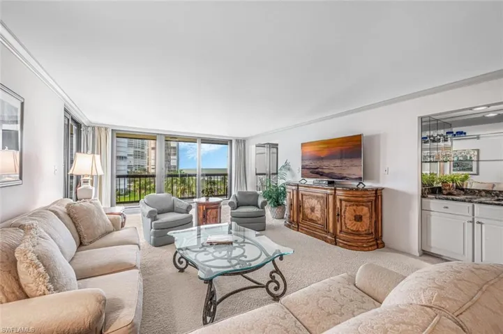 4551 Gulf Shore Blvd N # 605, Naples, Florida 34103