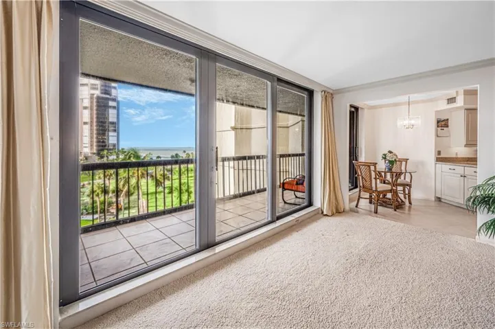 4551 Gulf Shore Blvd N # 605, Naples, Florida 34103
