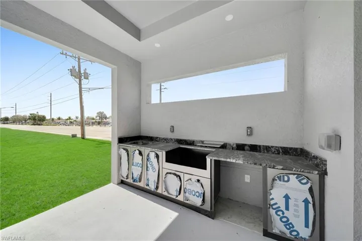OUTDOOR KITCHEN