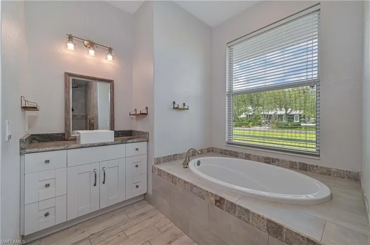 18111 Riverchase Ct, Alva, Florida 33920