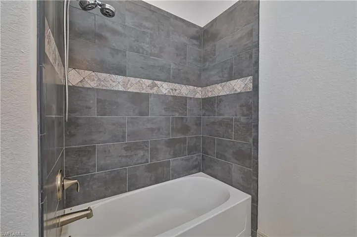 18111 Riverchase Ct, Alva, Florida 33920