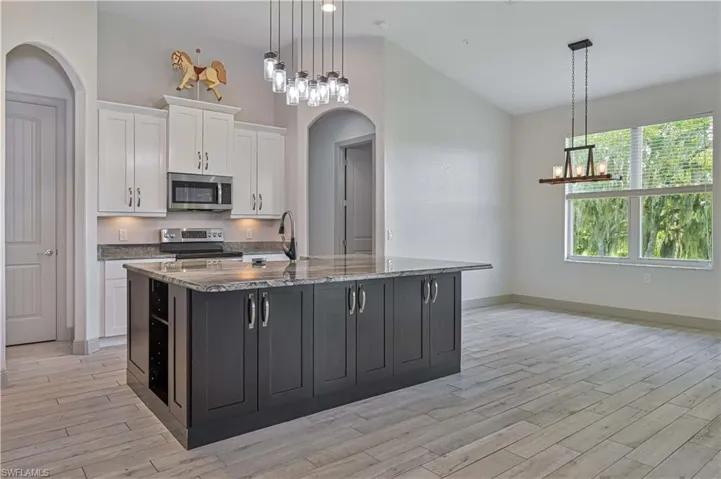 18111 Riverchase Ct, Alva, Florida 33920