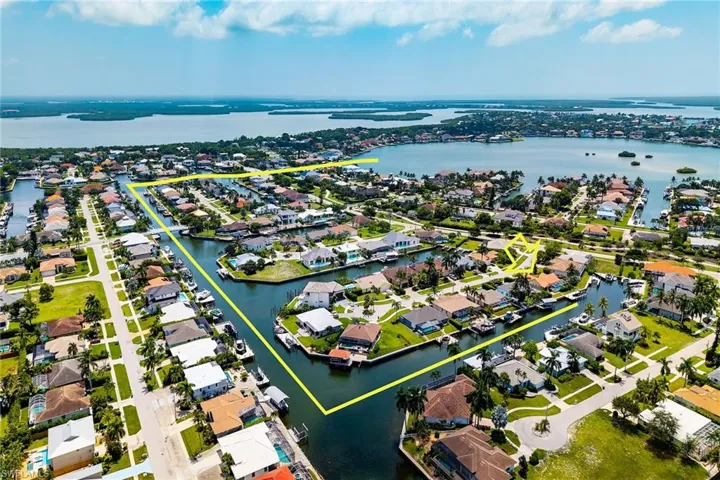 Canal-front property with direct water access showing route to the Gulf