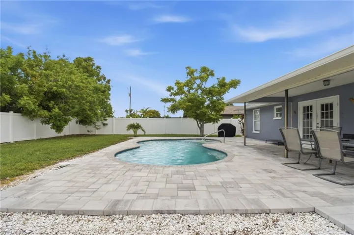 934 Se 25th Ln, Cape Coral, Florida 33904