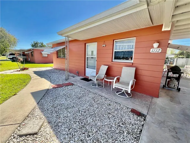 Covered porch at front entryway.