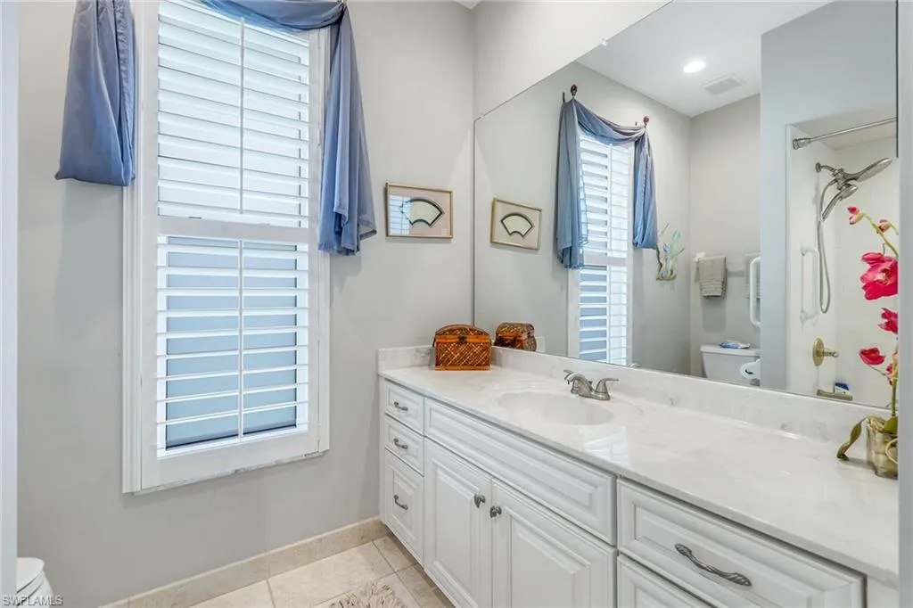 3760 Lakemont DR, Bonita Springs, FL 34134,225060554