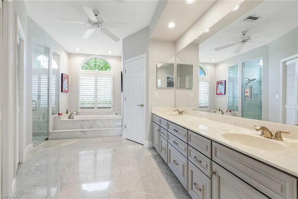 3760 Lakemont DR, Bonita Springs, FL 34134,225060554
