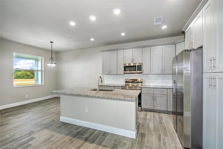 1004  Silverfish  DR, Labelle, FL 33935