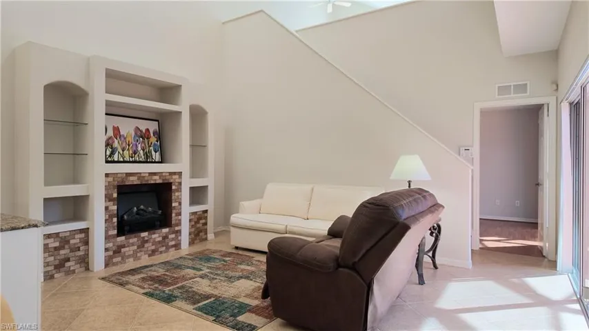 4337 Covey Cir 9c, Naples, Florida 34109