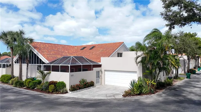 4337 Covey Cir 9c, Naples, Florida 34109