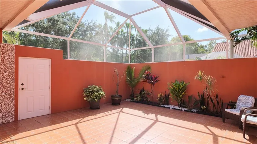 4337 Covey Cir 9c, Naples, Florida 34109