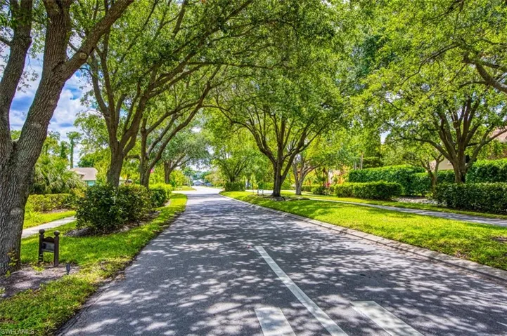 6100  Cypress Hollow  WAY, Naples, FL 34109