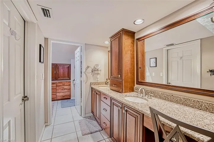 6100  Cypress Hollow  WAY, Naples, FL 34109