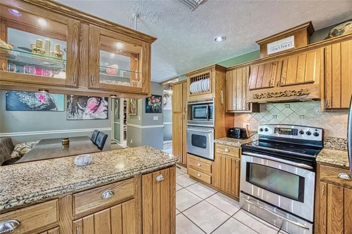 6100  Cypress Hollow  WAY, Naples, FL 34109