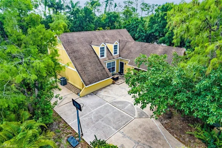 6100  Cypress Hollow  WAY, Naples, FL 34109