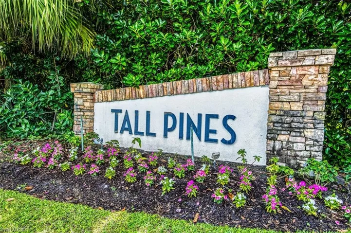6100  Cypress Hollow  WAY, Naples, FL 34109