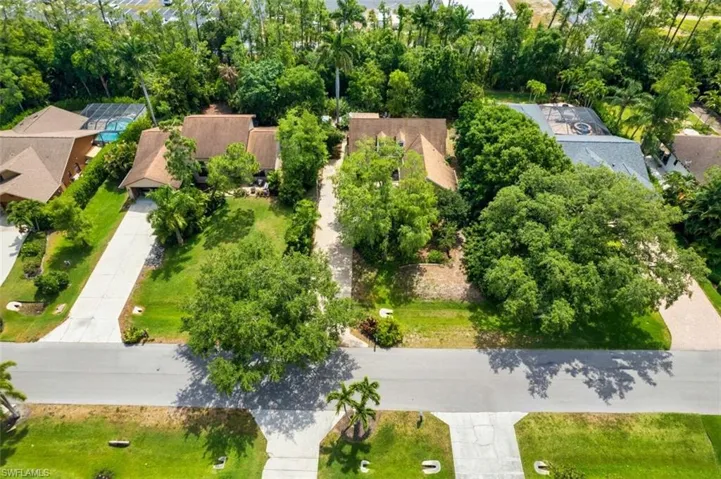 6100  Cypress Hollow  WAY, Naples, FL 34109