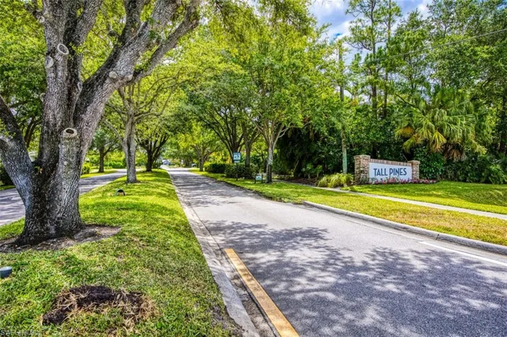 6100  Cypress Hollow  WAY, Naples, FL 34109