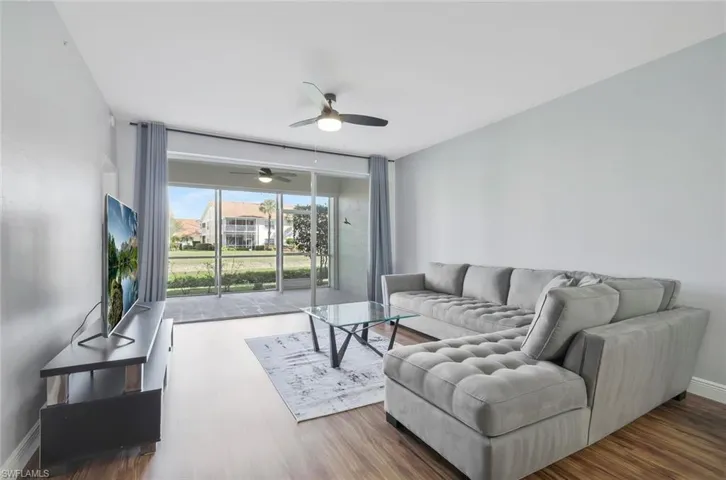 Spacious living room